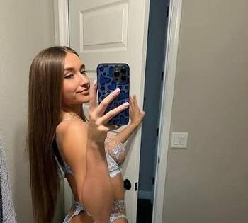 Tinnah, 29 Canadian Born Chinese female escort, Cornwall